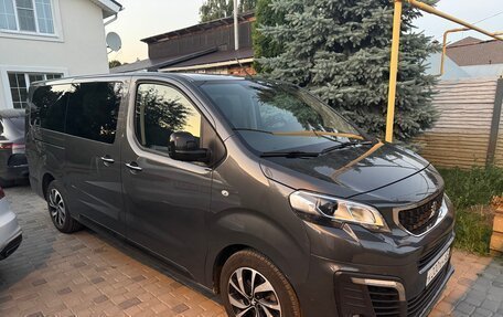 Peugeot Traveller I, 2019 год, 3 150 000 рублей, 2 фотография