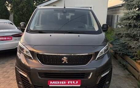 Peugeot Traveller I, 2019 год, 3 150 000 рублей, 3 фотография