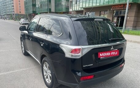 Mitsubishi Outlander III рестайлинг 3, 2012 год, 999 999 рублей, 5 фотография