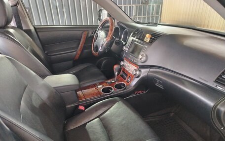 Toyota Highlander III, 2012 год, 2 300 000 рублей, 7 фотография