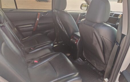 Toyota Highlander III, 2012 год, 2 300 000 рублей, 8 фотография