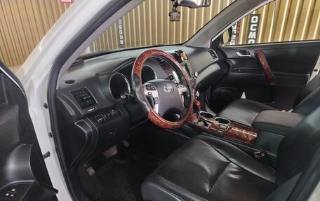 Toyota Highlander III, 2012 год, 2 300 000 рублей, 6 фотография