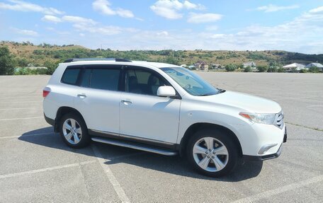 Toyota Highlander III, 2012 год, 2 300 000 рублей, 3 фотография