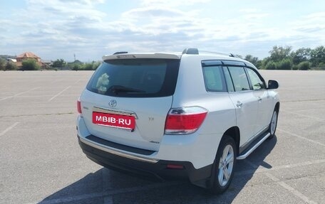 Toyota Highlander III, 2012 год, 2 300 000 рублей, 4 фотография
