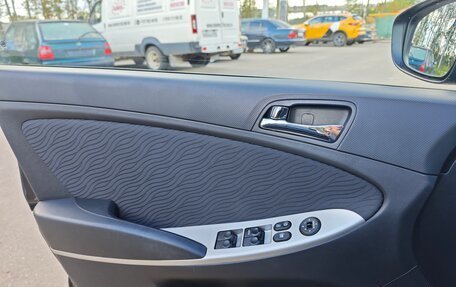 Hyundai Solaris II рестайлинг, 2012 год, 850 000 рублей, 19 фотография
