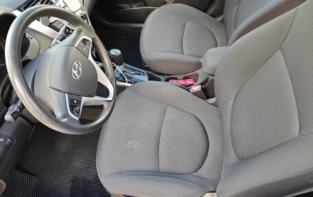 Hyundai Solaris II рестайлинг, 2012 год, 850 000 рублей, 21 фотография