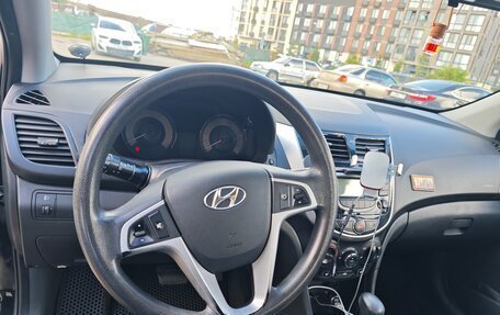 Hyundai Solaris II рестайлинг, 2012 год, 850 000 рублей, 23 фотография