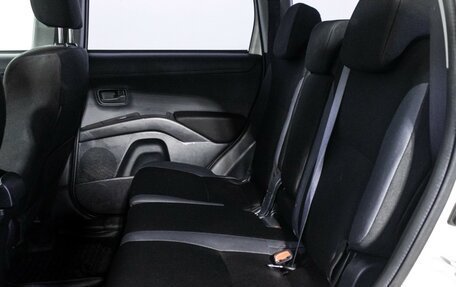 Mitsubishi Outlander III рестайлинг 3, 2011 год, 899 777 рублей, 10 фотография
