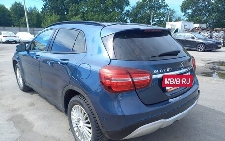 Mercedes-Benz GLA, 2019 год, 1 820 000 рублей, 4 фотография
