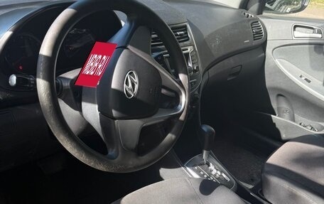 Hyundai Solaris II рестайлинг, 2013 год, 600 000 рублей, 5 фотография