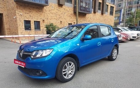 Renault Sandero II рестайлинг, 2015 год, 895 000 рублей, 2 фотография