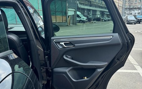 Porsche Macan I рестайлинг, 2017 год, 3 200 000 рублей, 6 фотография