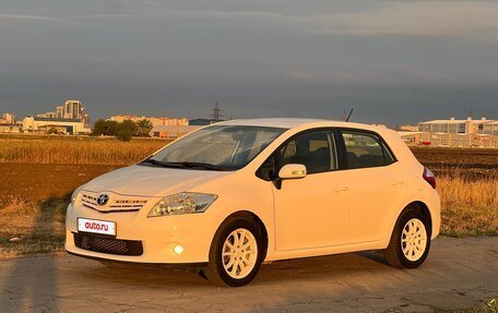 Toyota Auris II, 2010 год, 1 050 000 рублей, 2 фотография