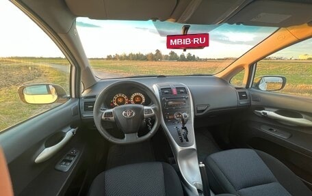 Toyota Auris II, 2010 год, 1 050 000 рублей, 10 фотография