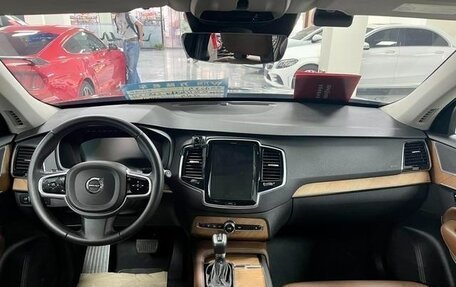 Volvo XC90 II рестайлинг, 2021 год, 4 200 000 рублей, 11 фотография