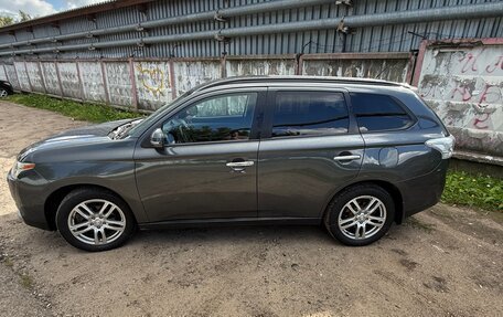 Mitsubishi Outlander III рестайлинг 3, 2013 год, 1 250 000 рублей, 3 фотография