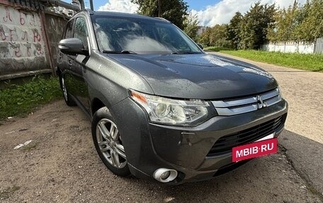 Mitsubishi Outlander III рестайлинг 3, 2013 год, 1 250 000 рублей, 9 фотография