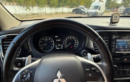 Mitsubishi Outlander III рестайлинг 3, 2013 год, 1 250 000 рублей, 16 фотография