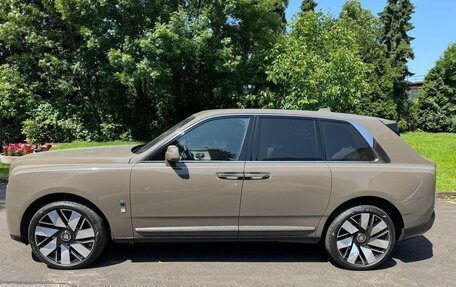 Rolls-Royce Cullinan, 2025 год, 60 000 000 рублей, 2 фотография
