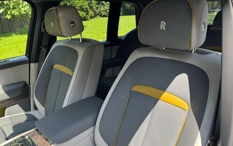 Rolls-Royce Cullinan, 2025 год, 60 000 000 рублей, 5 фотография