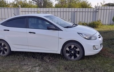 Hyundai Solaris II рестайлинг, 2013 год, 700 000 рублей, 1 фотография