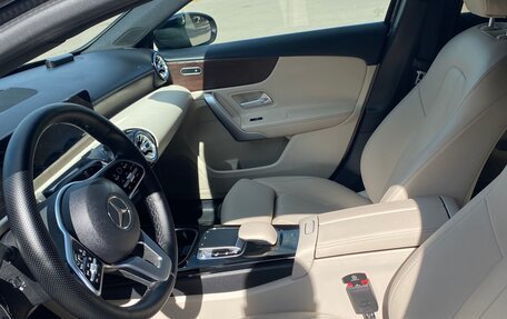 Mercedes-Benz A-Класс, 2018 год, 2 800 000 рублей, 24 фотография