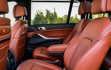 BMW X7, 2022 год, 15 000 000 рублей, 12 фотография