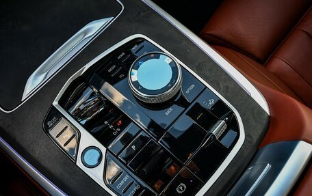 BMW X7, 2022 год, 15 000 000 рублей, 33 фотография