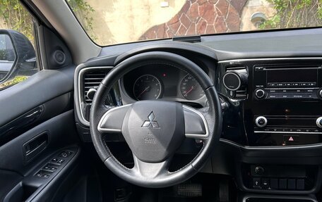 Mitsubishi Outlander III рестайлинг 3, 2021 год, 2 100 000 рублей, 5 фотография