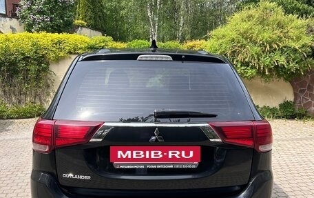 Mitsubishi Outlander III рестайлинг 3, 2021 год, 2 100 000 рублей, 2 фотография