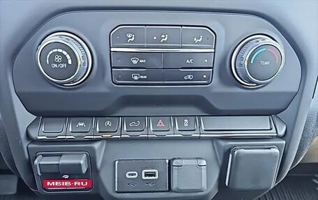 Chevrolet Silverado, 2025 год, 4 600 000 рублей, 24 фотография