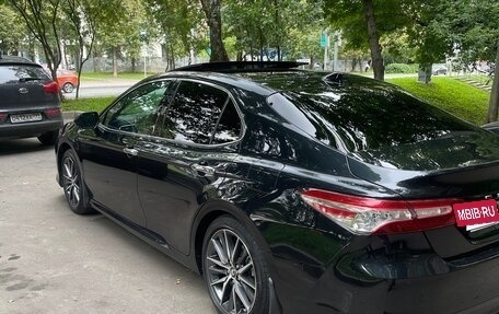 Toyota Camry, 2023 год, 3 350 000 рублей, 2 фотография