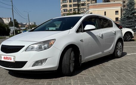 Opel Astra J, 2012 год, 710 000 рублей, 2 фотография