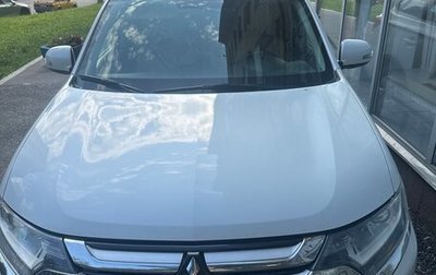Mitsubishi Outlander III рестайлинг 3, 2015 год, 1 800 000 рублей, 1 фотография