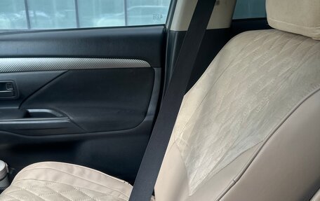 Mitsubishi Outlander III рестайлинг 3, 2015 год, 1 800 000 рублей, 4 фотография