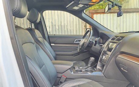 Ford Explorer VI, 2017 год, 2 450 000 рублей, 25 фотография