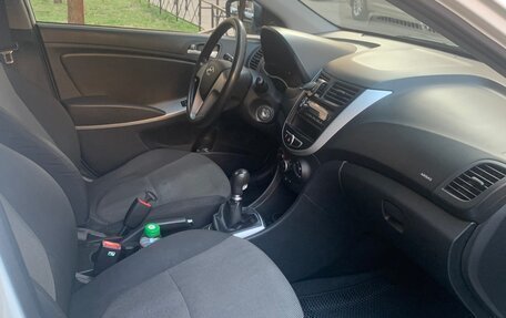 Hyundai Solaris II рестайлинг, 2013 год, 850 000 рублей, 7 фотография