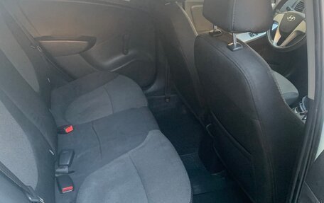 Hyundai Solaris II рестайлинг, 2013 год, 850 000 рублей, 9 фотография