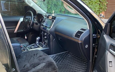 Toyota Land Cruiser Prado 150 рестайлинг 2, 2020 год, 7 065 000 рублей, 8 фотография