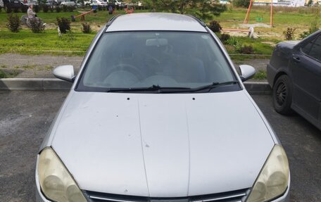 Nissan Wingroad III, 2004 год, 305 000 рублей, 1 фотография