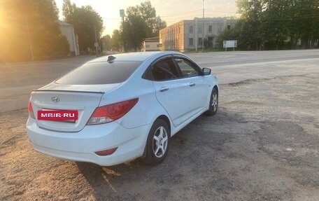 Hyundai Solaris II рестайлинг, 2011 год, 600 000 рублей, 5 фотография