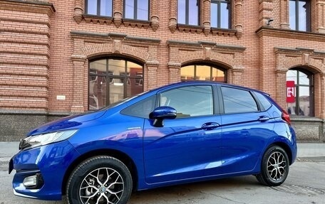 Honda Fit III, 2018 год, 1 350 000 рублей, 2 фотография