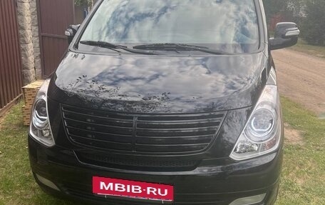 Hyundai Grand Starex Grand Starex I рестайлинг 2, 2013 год, 1 550 000 рублей, 2 фотография