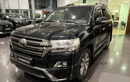 Toyota Land Cruiser 200, 2017 год, 5 992 000 рублей, 5 фотография