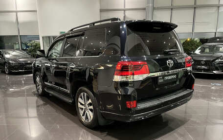 Toyota Land Cruiser 200, 2017 год, 5 992 000 рублей, 10 фотография