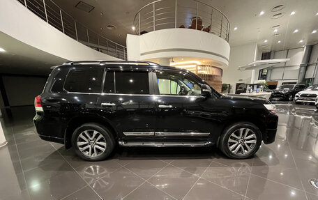 Toyota Land Cruiser 200, 2017 год, 5 992 000 рублей, 7 фотография