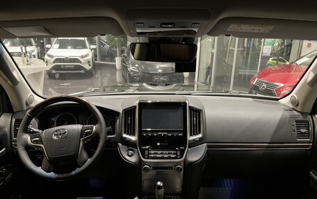 Toyota Land Cruiser 200, 2017 год, 5 992 000 рублей, 17 фотография