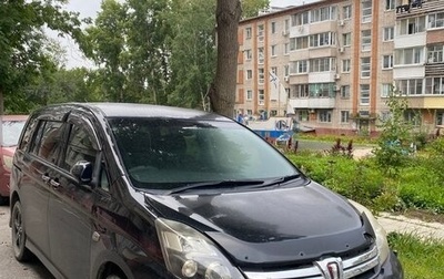 Toyota ISis I, 2011 год, 910 000 рублей, 1 фотография