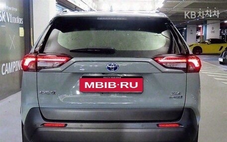 Toyota RAV4, 2022 год, 2 670 000 рублей, 3 фотография