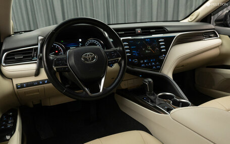 Toyota Camry, 2018 год, 3 090 000 рублей, 9 фотография
